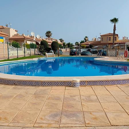 Maison climatisée avec solarium, wifi et piscine Dehesa de Campoamor  Extérieur photo
